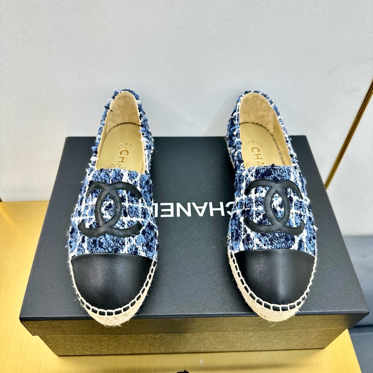 CHANEL ESPADRILLES PLATFORM 25S IN BLUE TWEED MIX BLACK CALFSKIN