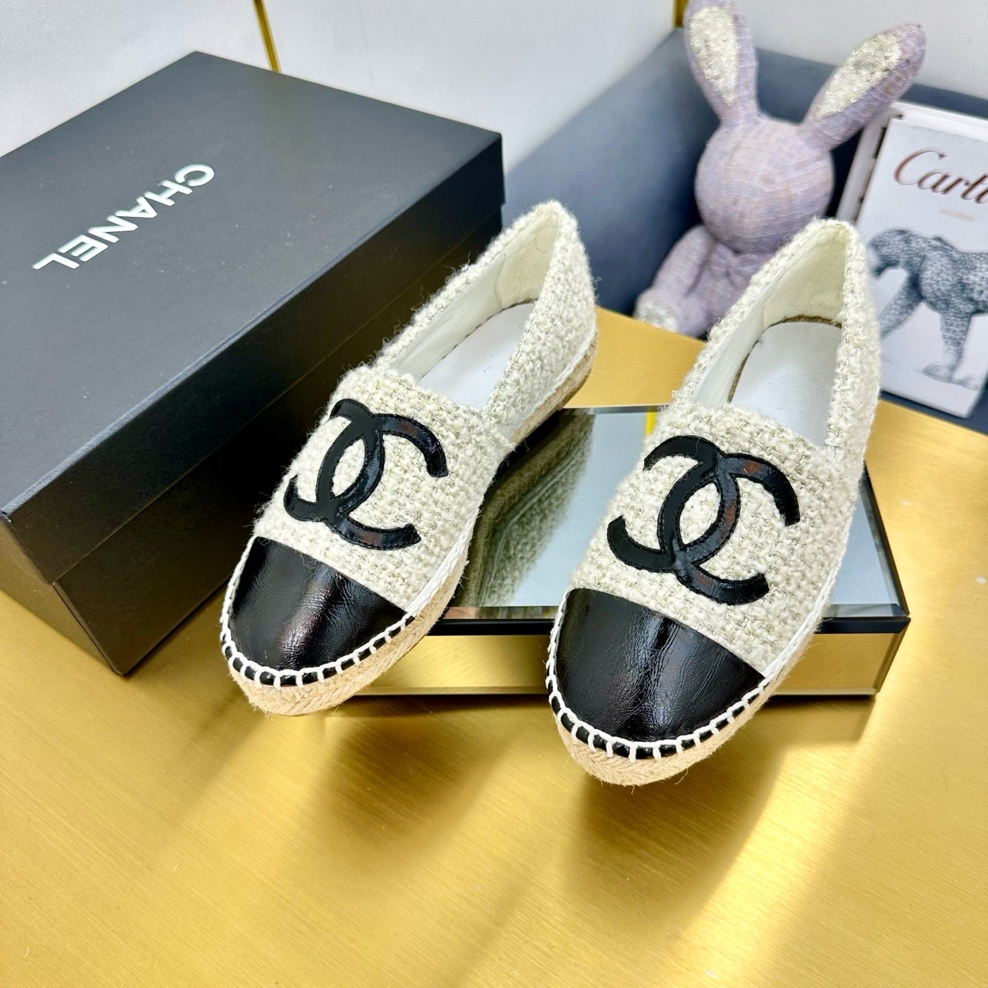 CHANEL ESPADRILLES PLATFORM 25S IN WHITE TWEED MIX BLACK GLOSSY LEATHER
