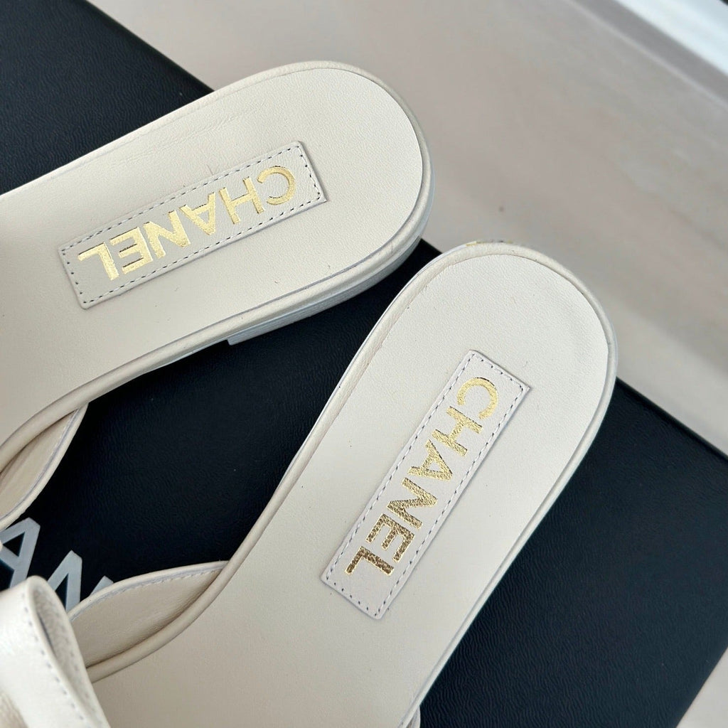 CHANEL Double  big bow flat sandals Sheepskin White Cream