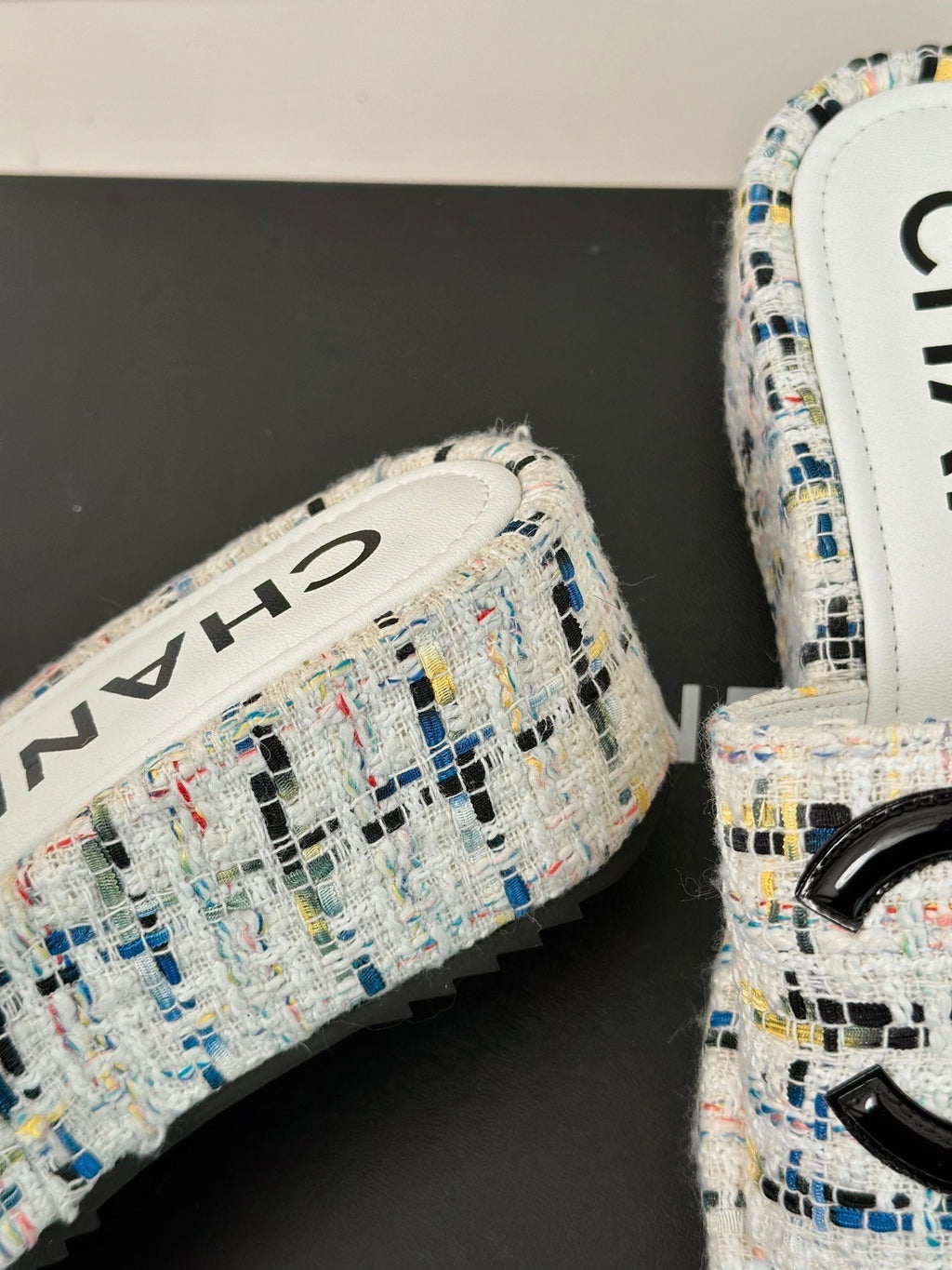 CHANEL CLASSIC SLIPPERS THICK SOLE IN MULTICOLOR TWEED