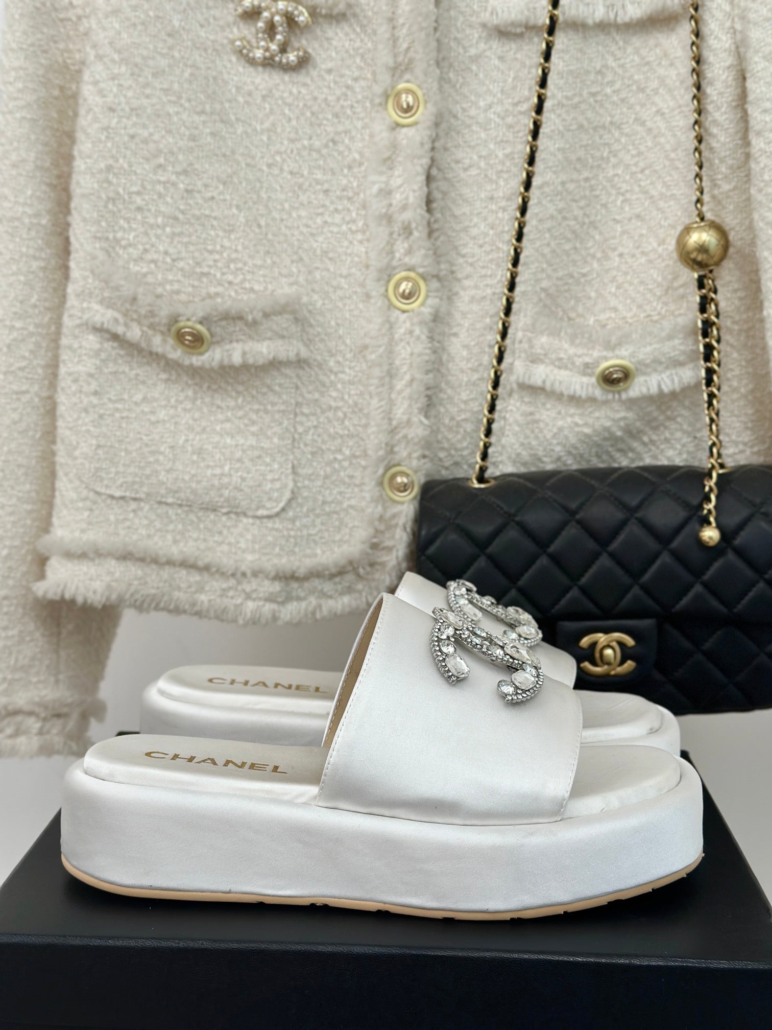 CHANEL SLIPPERS THICK SOLE IN WHITE SATIN