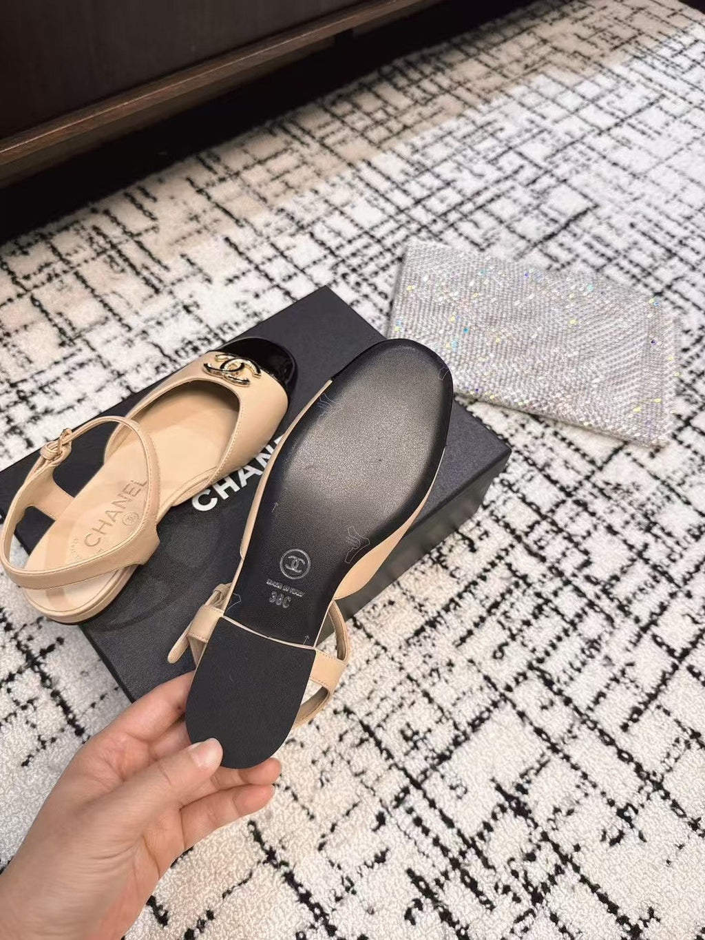 CHANEL FLAT SLINGBACKS IN MACAROON BEIGE MIX BLACK CALFSKIN