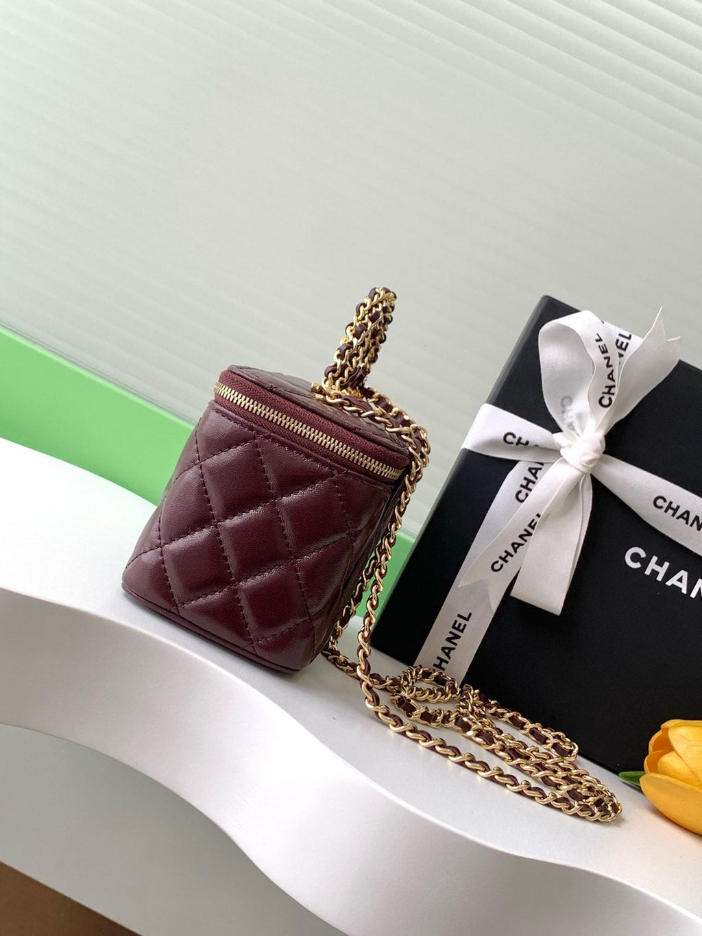 CHANEL SMALL VANITY CASE WITH HANDLE 17 IN WINE RED LAMBSKIN GOLD HARDWARE