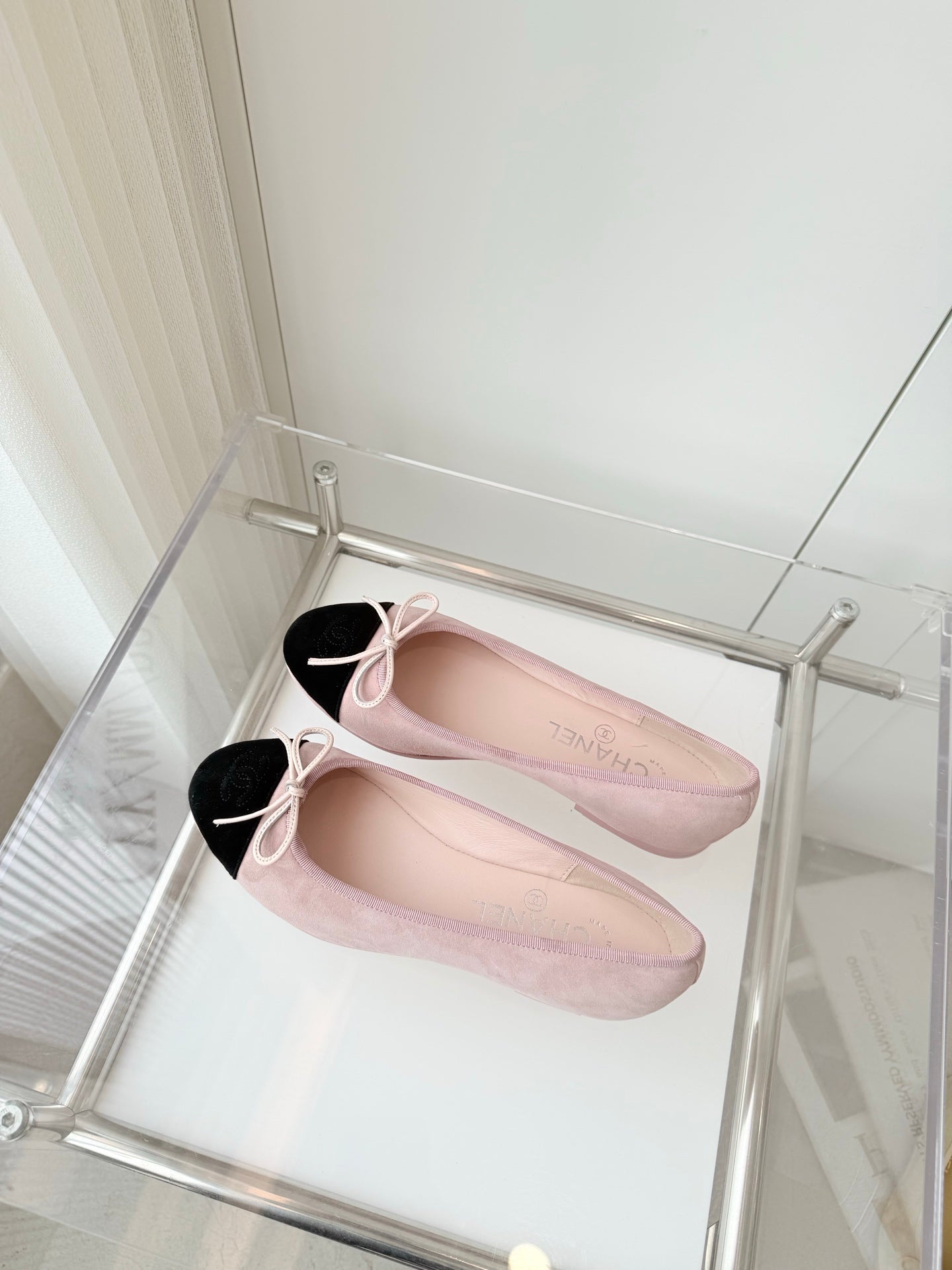 CHANEL BALLET FLAT IN BABY PINK MIX BLACK SUEDE