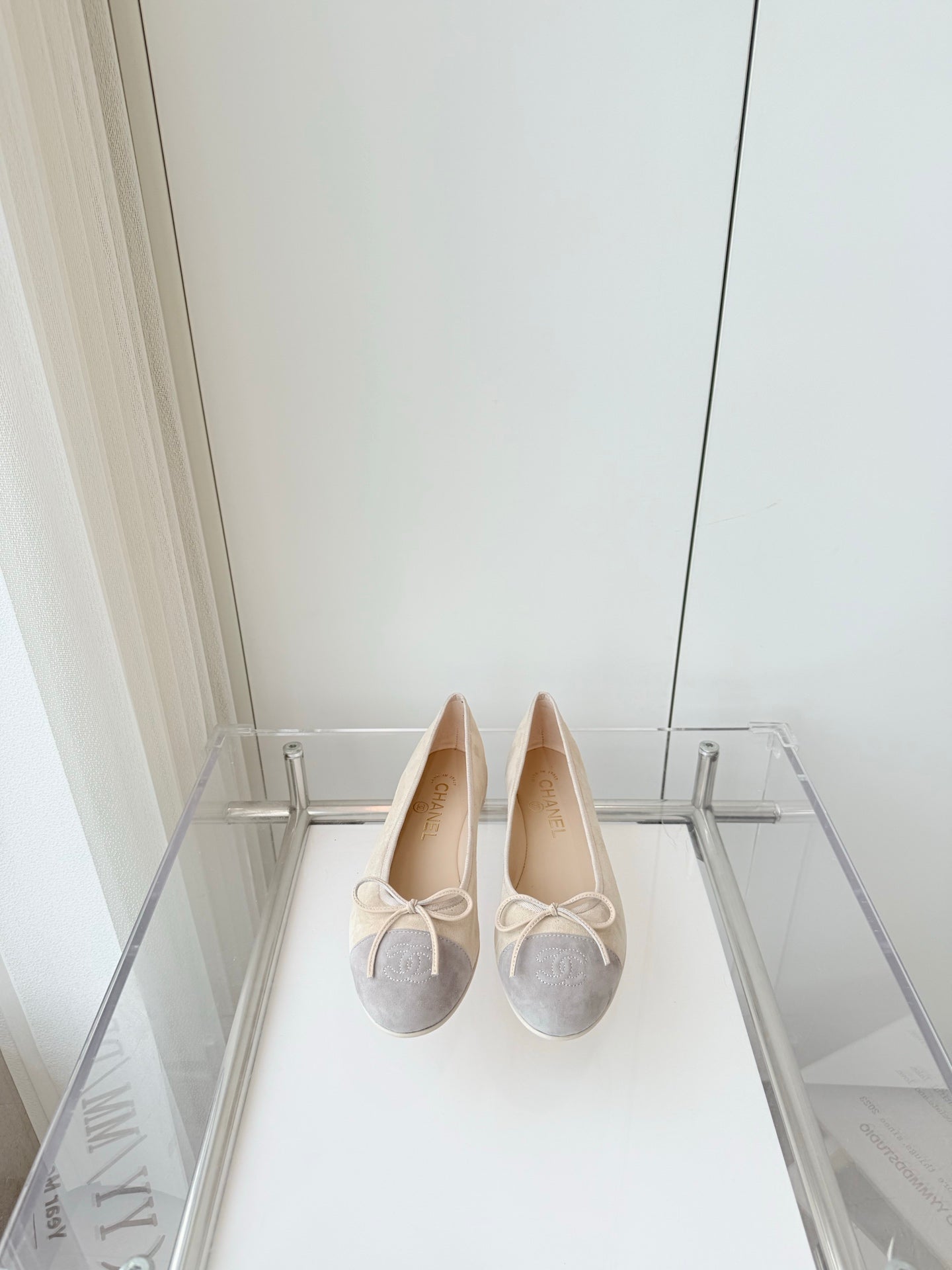 CHANEL BALLET FLAT IN DOVE GRAY MIX PALE YELLOW SUEDE