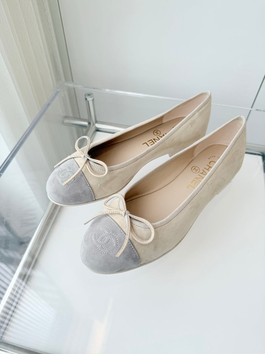 CHANEL BALLET FLAT IN DOVE GRAY MIX PALE YELLOW SUEDE