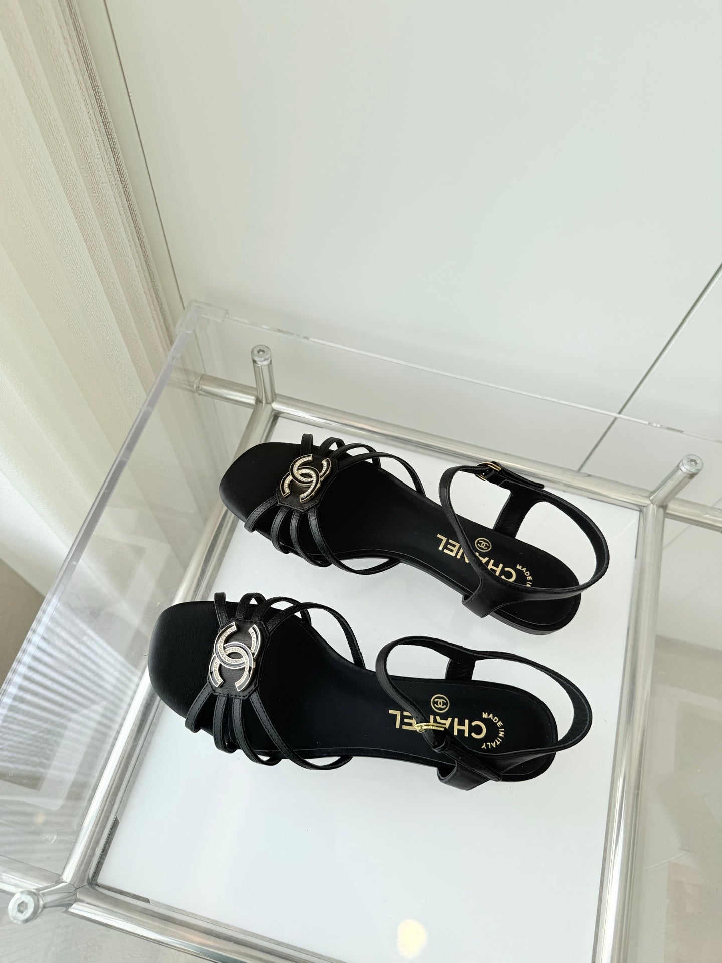 CHANEL FLAT SANDALS 1 CM IN BLACK LAMBSKIN
