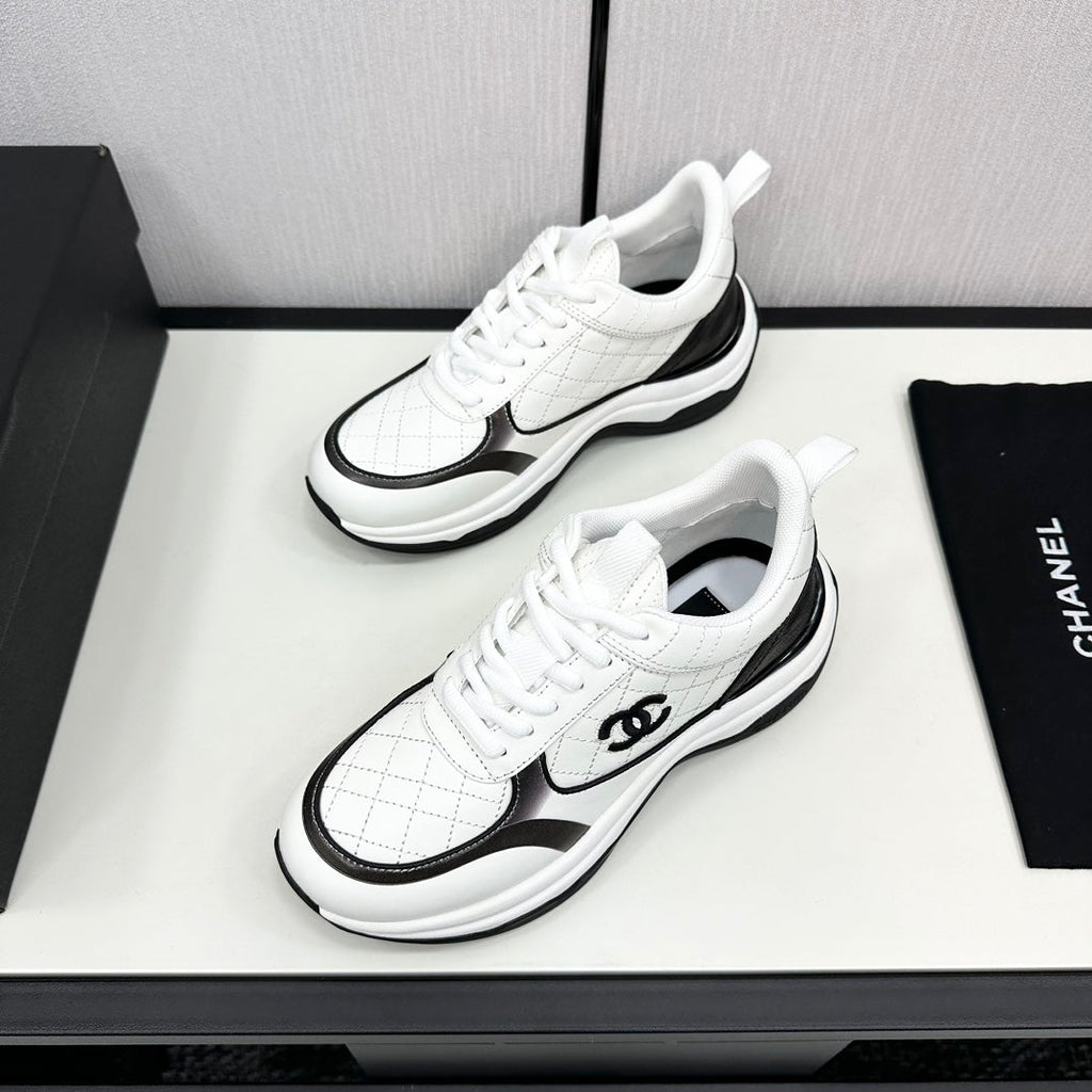 CHANEL SNEAKER IN WHITE MIX BLACK EMBROIDERED LAMBSKIN