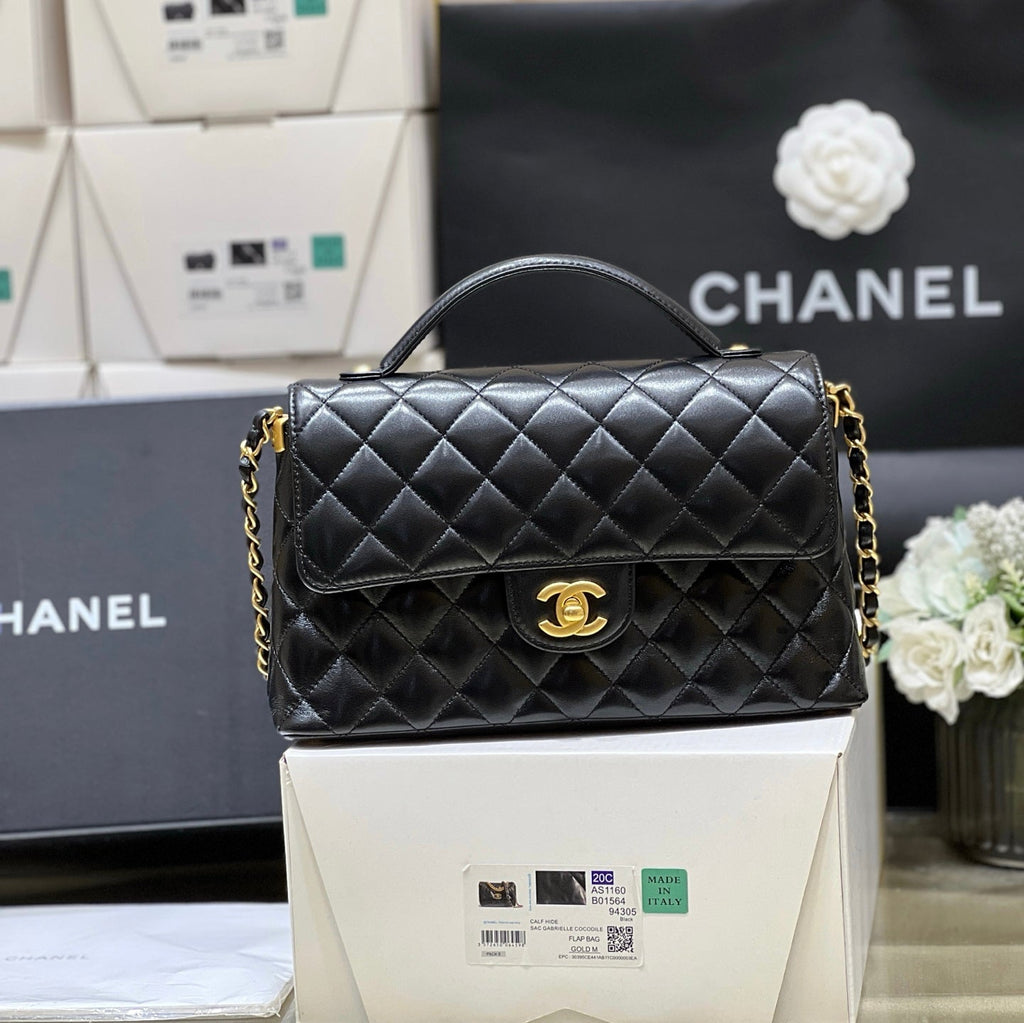 CHANEL QUILTED FLAP BAG WITH HANDLE 26 IN BLACK LAMBSKIN GOLD PLATED METAL