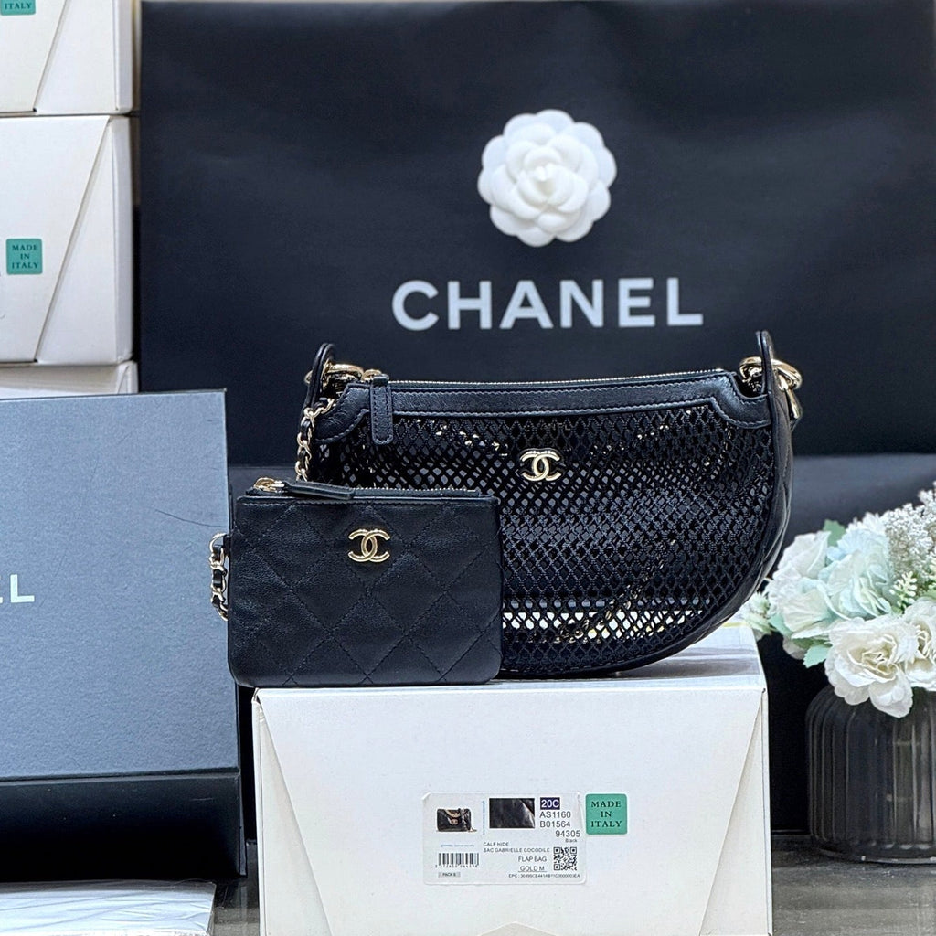 CHANEL MESH POUCH 22 IN BLACK EFFECT LAMBSKIN WITH GOLD METALLIC