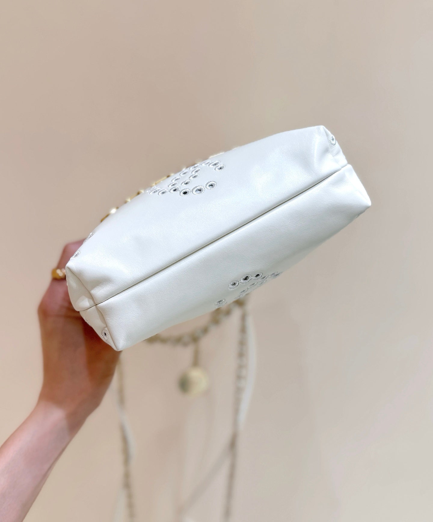CHANEL 25S  MINI BAG 20 IN  IVORY LAMBSKIN