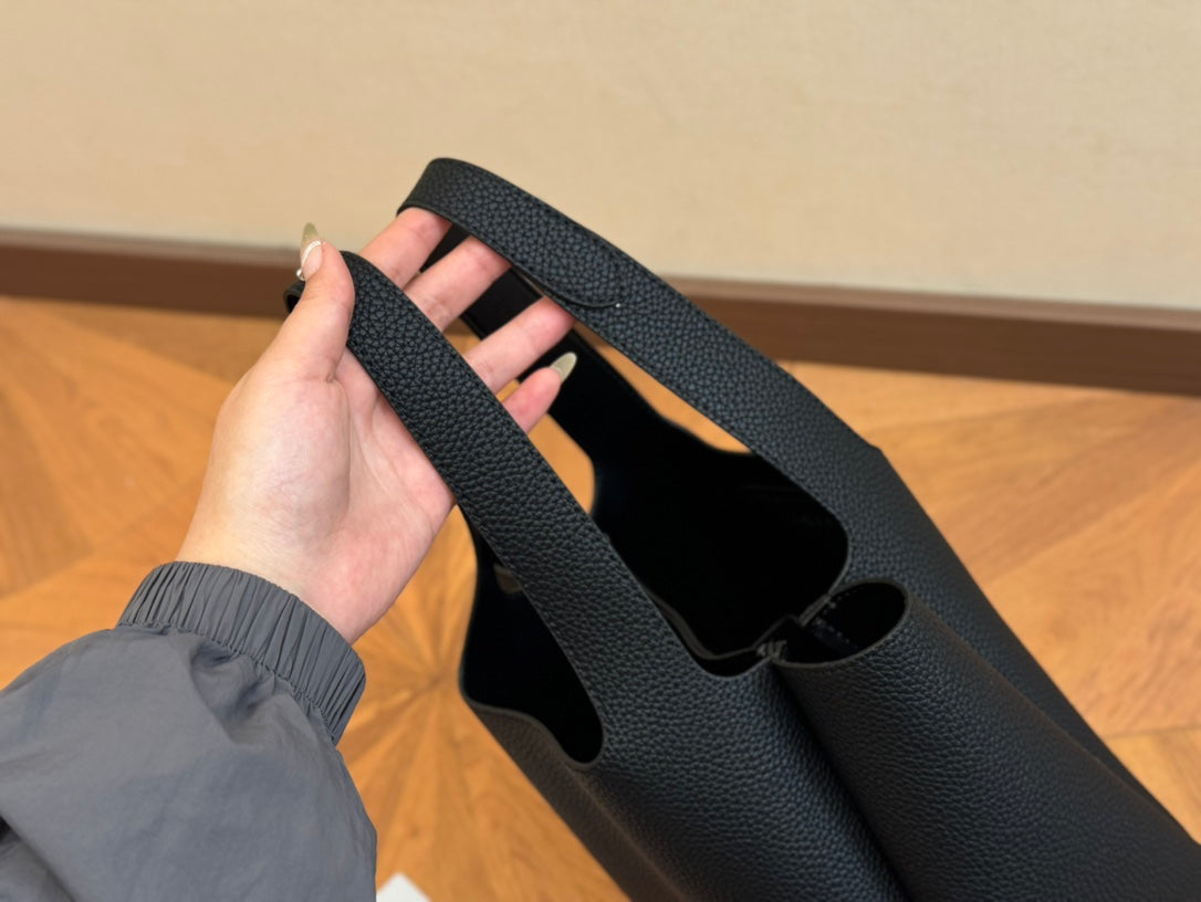 PRADA 25 BASKET BAG IN BLACK CALFSKIN