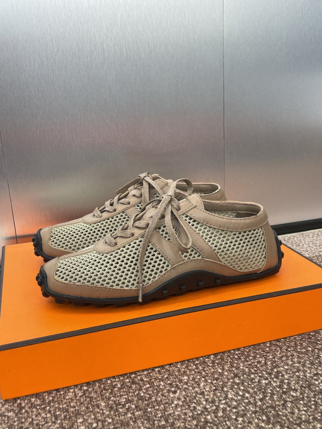 HERMES KIGA SNEAKER IN MOCHA BROWN CROCHET KNIT AND CALFSKIN