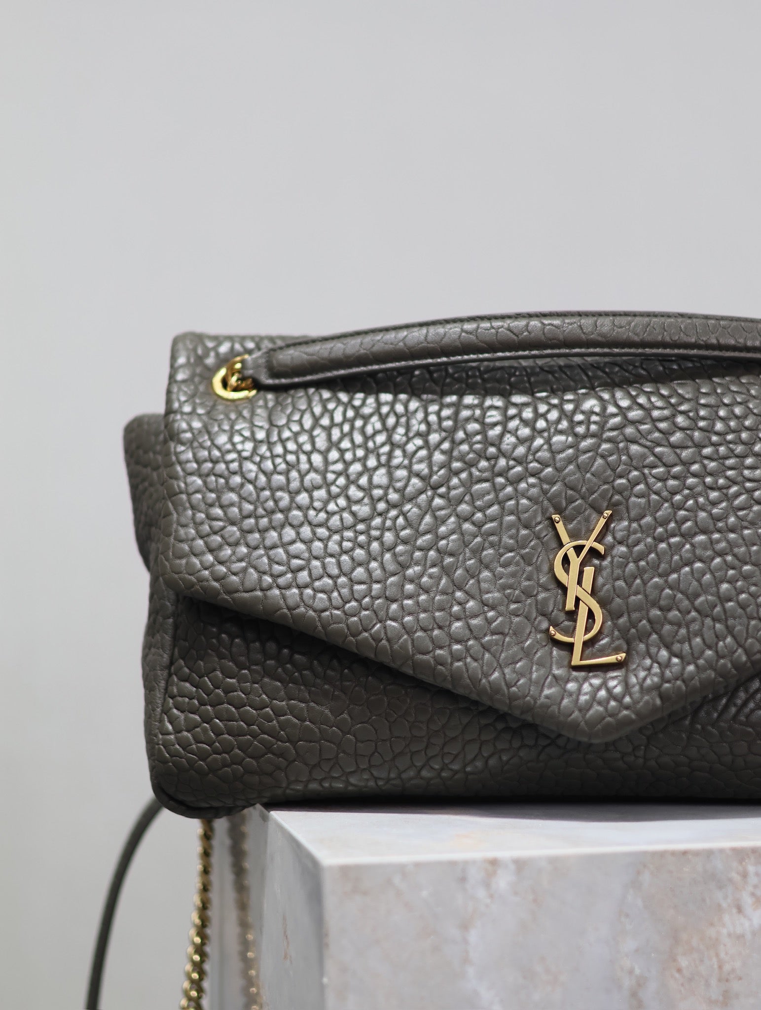 YSL 25S CALYPSO BAG 38 IN ARMY GREEN GRAINED LAMBSKIN GOLD HARDWRE