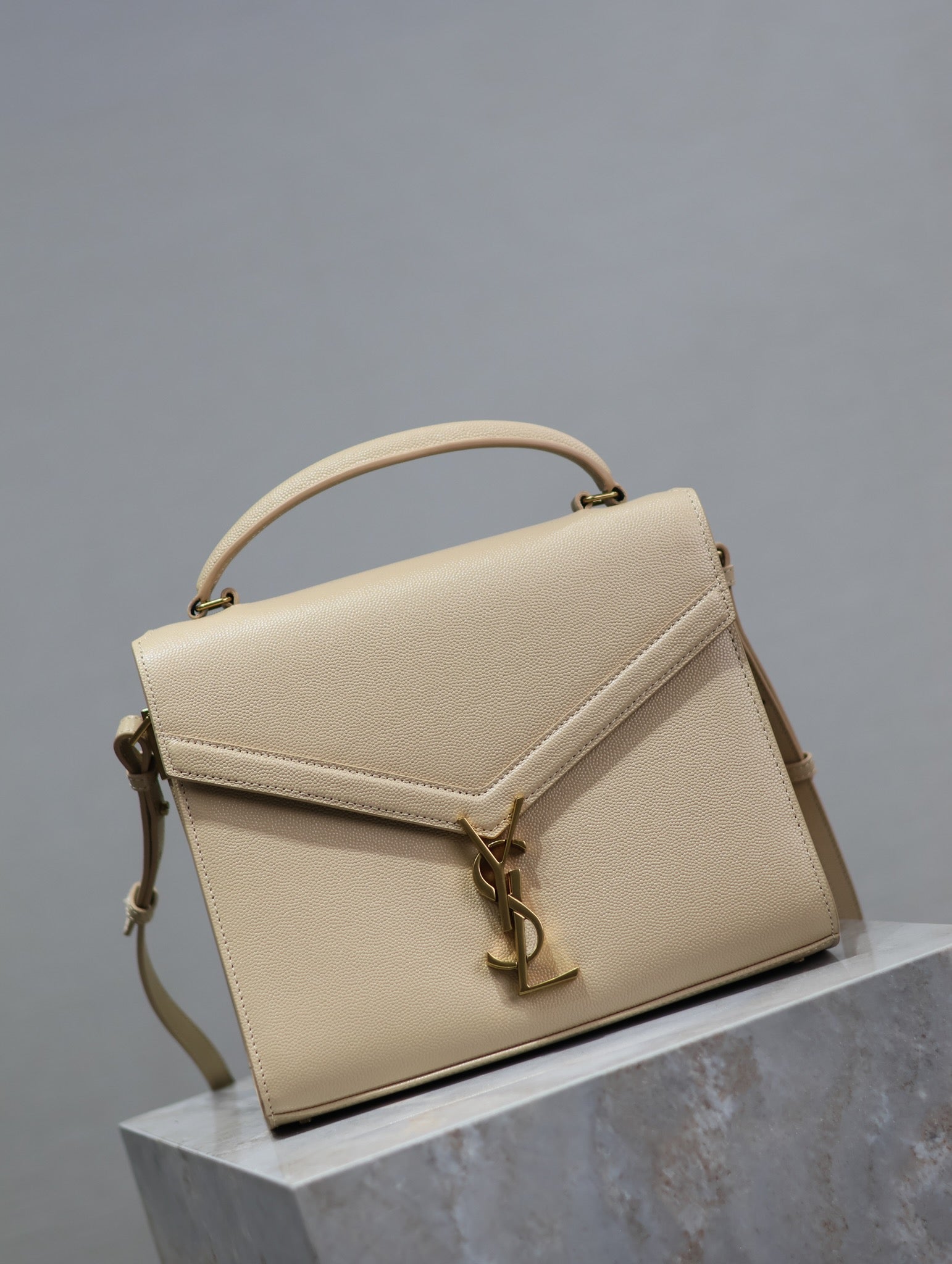 CASSANDRA TOP HANDLE BAG 24 IN BEIGE CALFSKIN GOLD HARDWARE