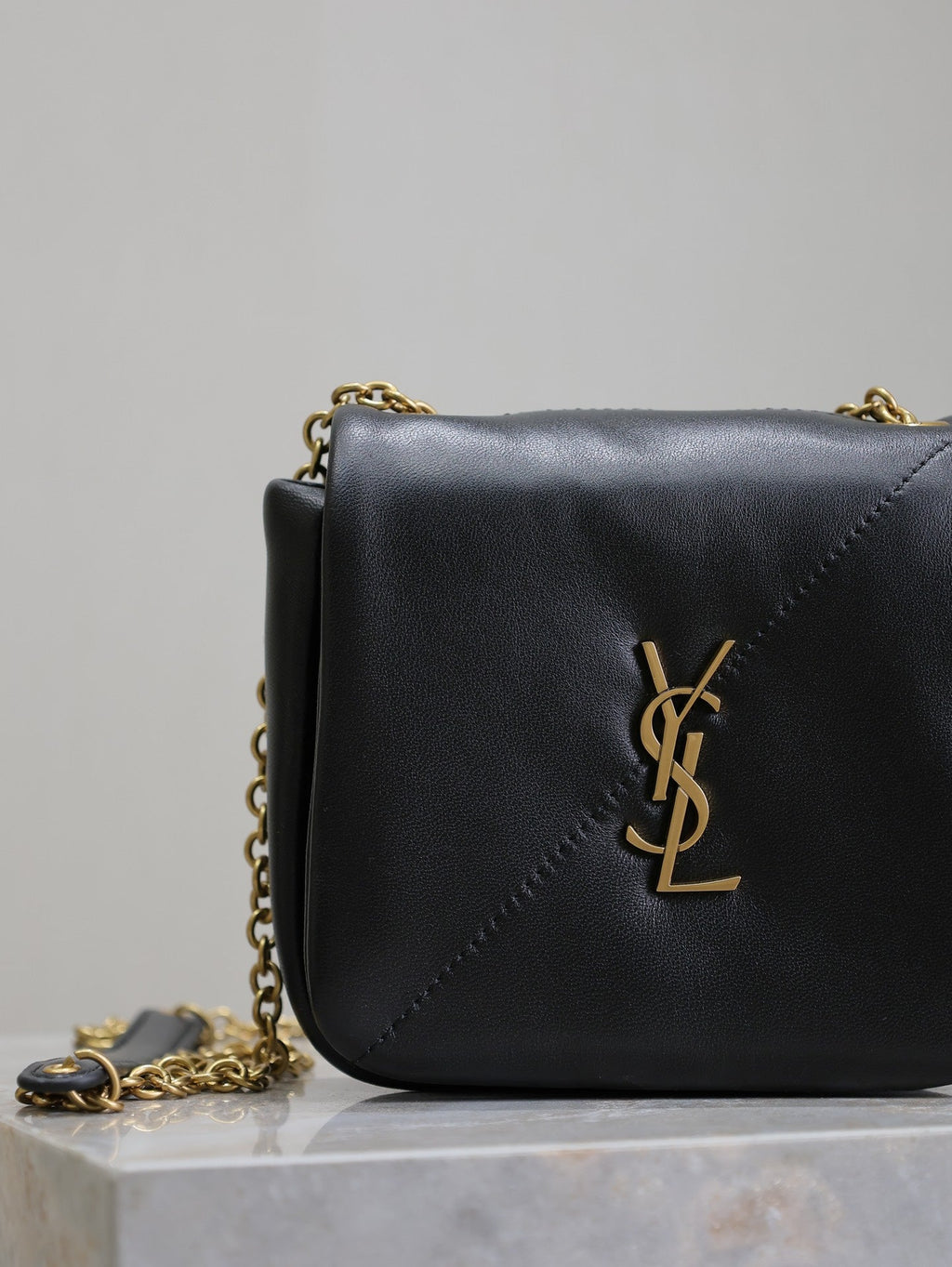 YSL 25S JAMIE CUBE 16 IN BLACK CALFSKIN