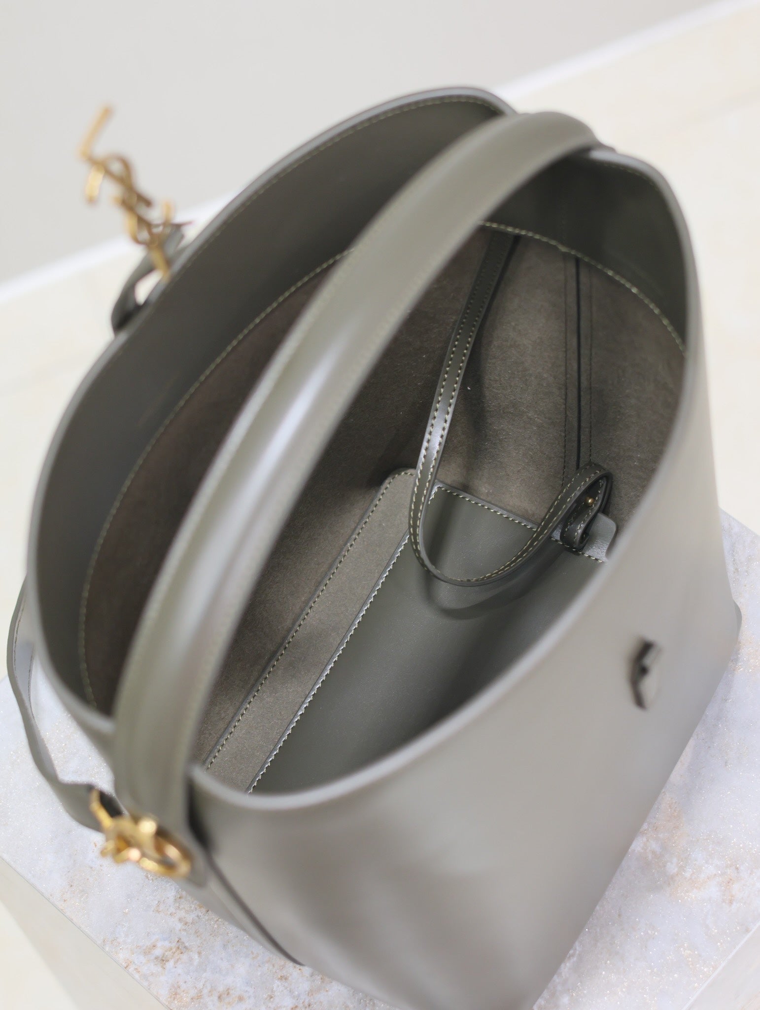 YSL 25S LE 5 À 7 BUCKET 26 IN DARK OLIVE CALFSKIN GOLD HARDWARE
