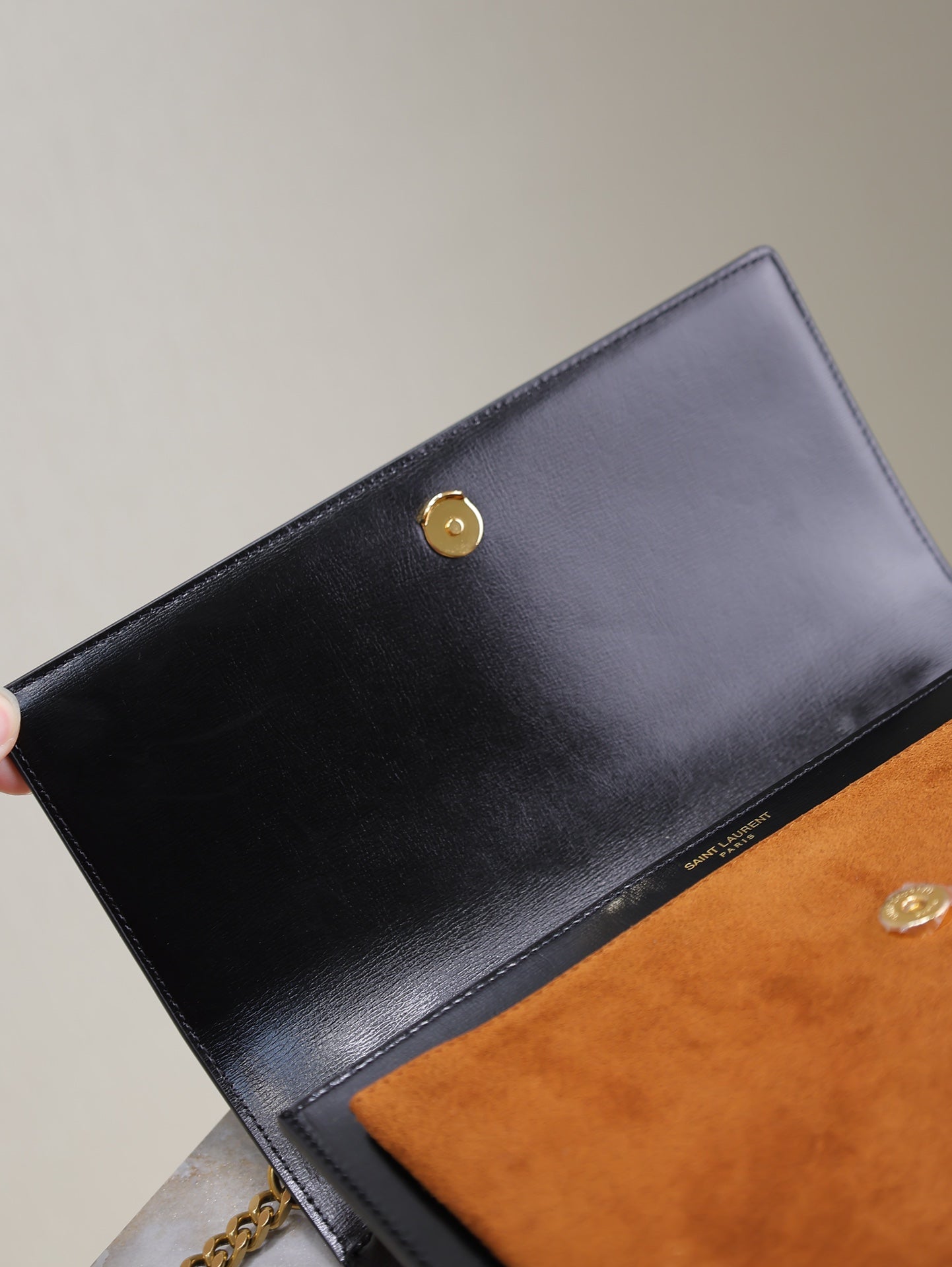 YSL 25S SUNSET MM 25 IN BLACK CALFSKIN AND CARAMEL SUEDE GOLD HARDWARE