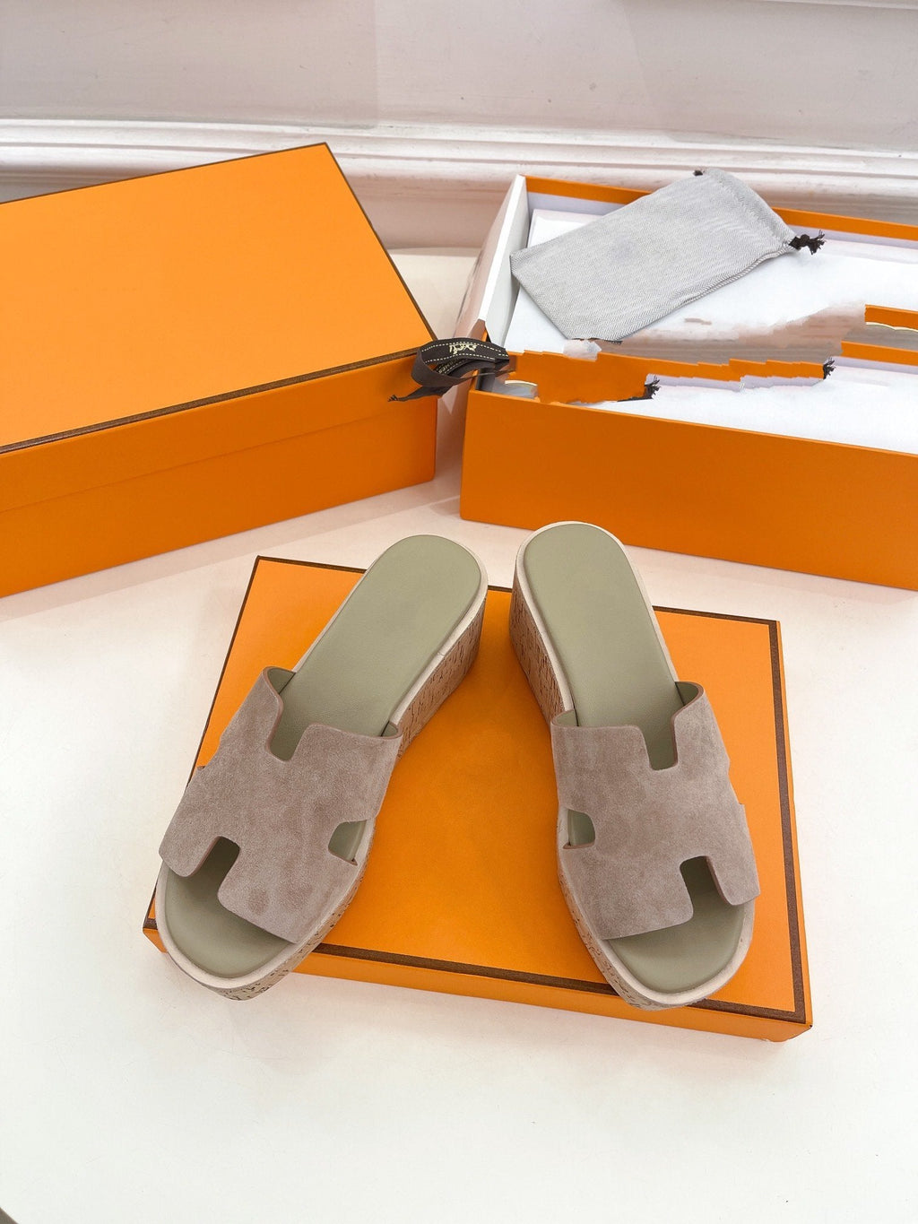 HERMES Eze 30 Sandal Light Brown Suede