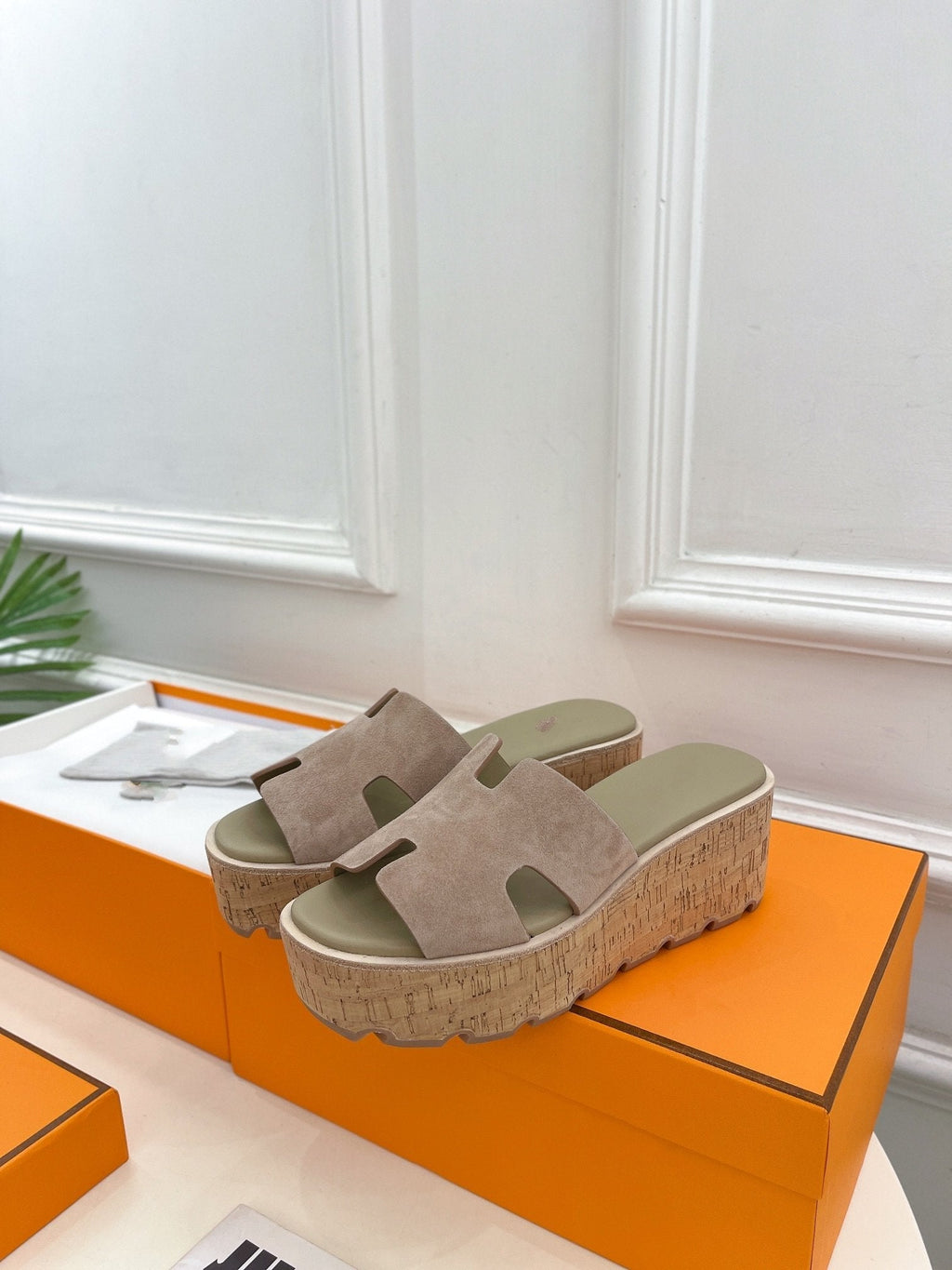 HERMES Eze 30 Sandal Light Brown Suede
