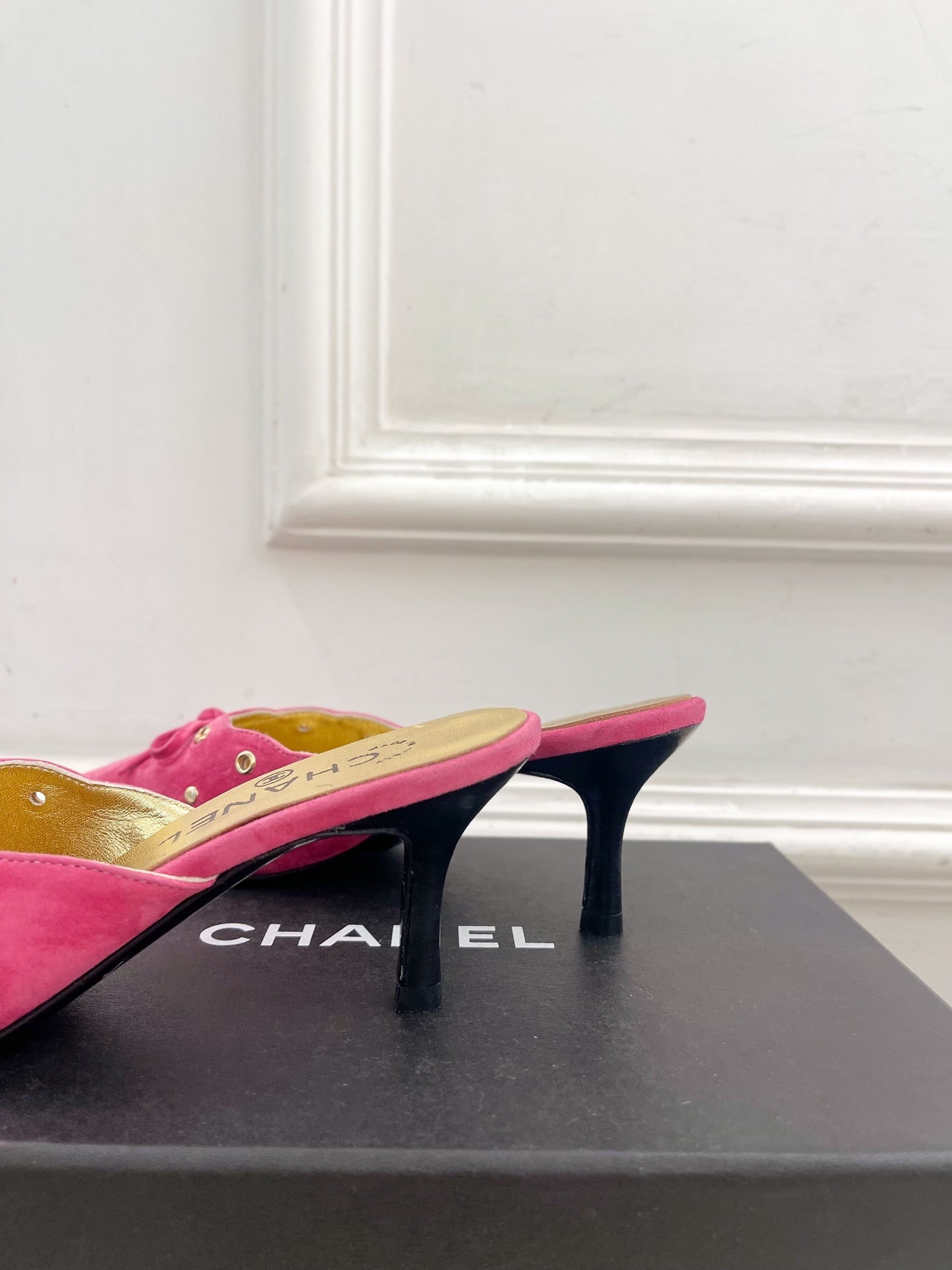 CHANEL HIGH 65 MM MULE IN DEEP PINK SUEDE