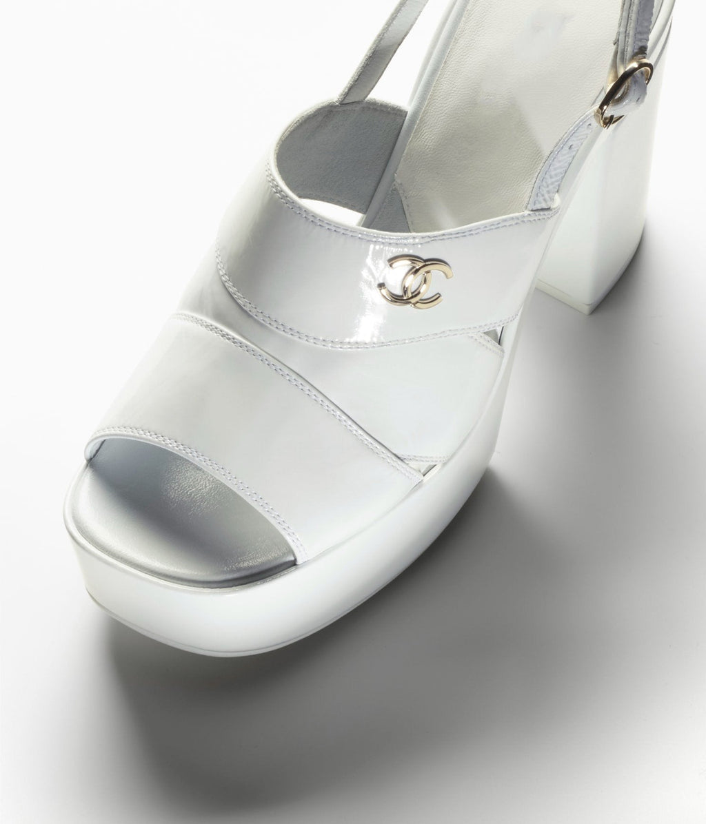 CHANEL SANDALS WHITE PATENT CRUMPLED LAMBSKIN