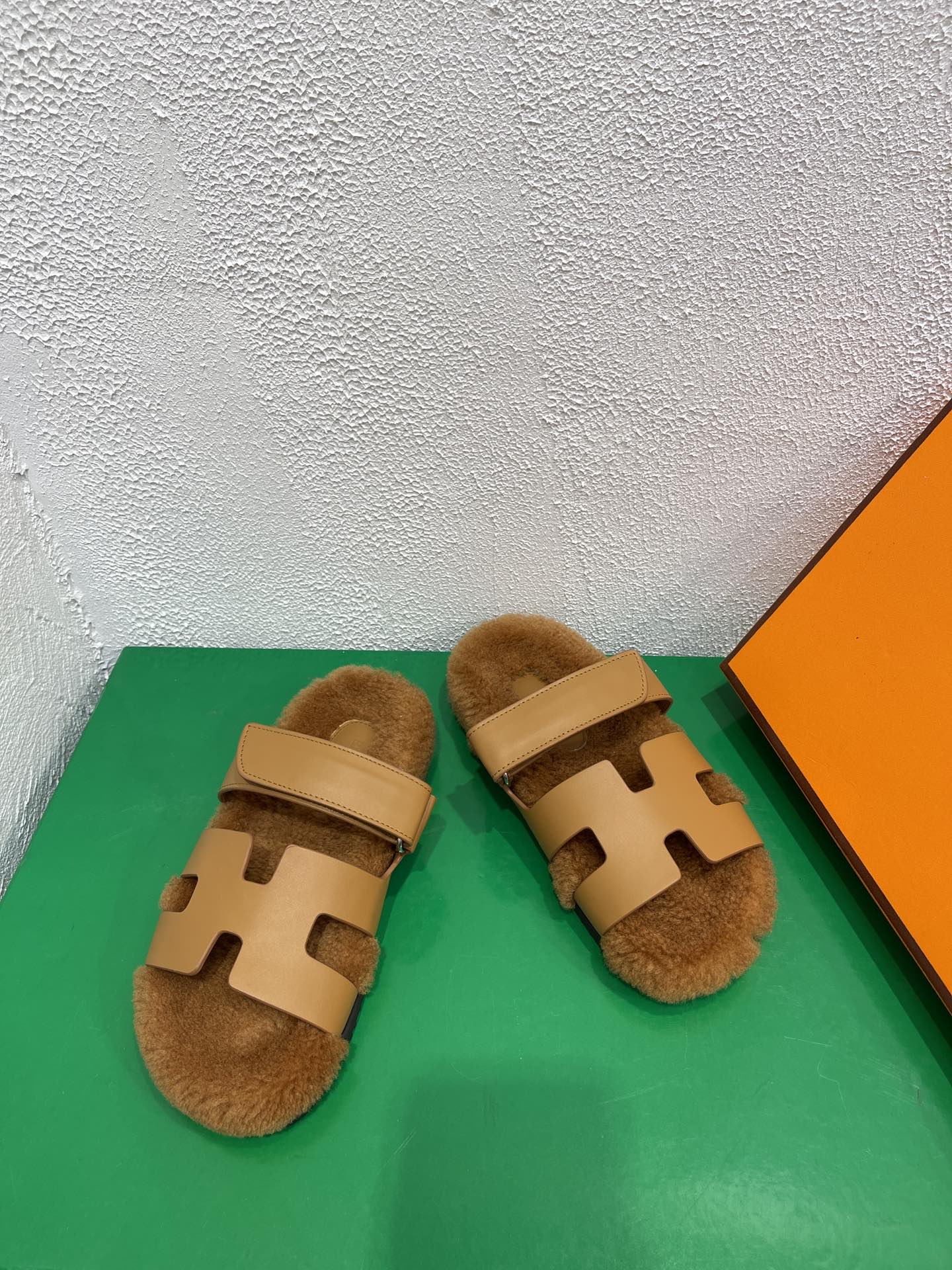 HERMES Chypre Sandal Gold shearling insole Gold goatskin lining